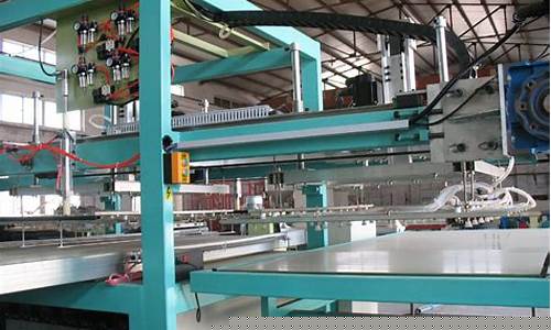 生产一次性餐盒的机器(生产一次性餐盒的机器叫什么)_https://www.jnskb.com_装修公司_第1张